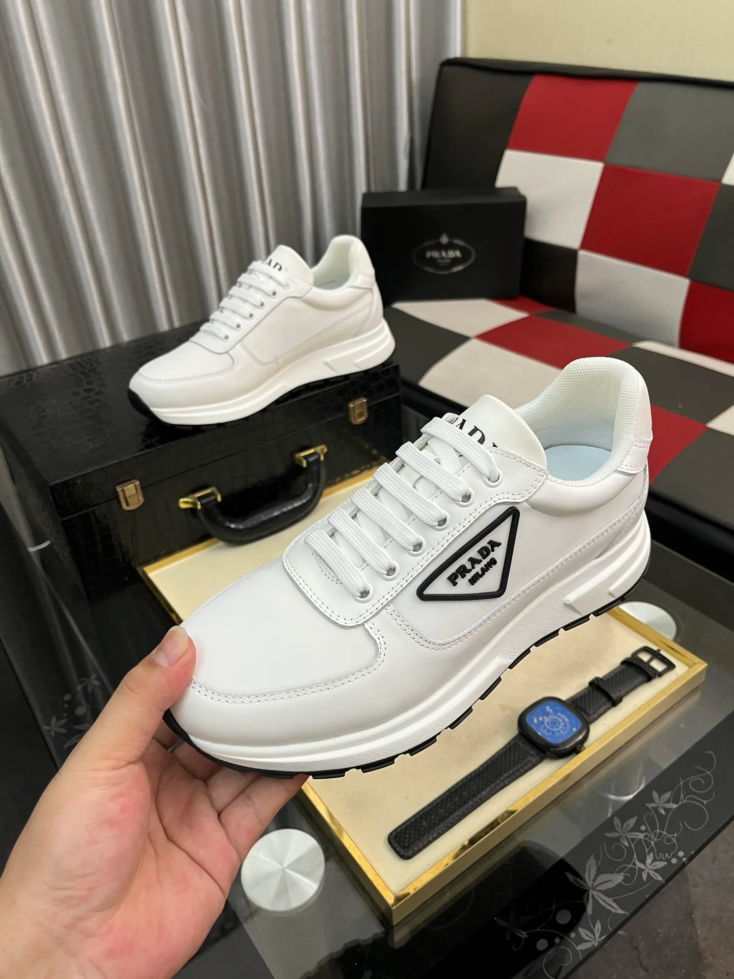 Men's shoes 💰420⌚️⌚️Prada•PRADA original quality.~ Unique modern style sneakers. 🏃A must-have casual shoe for trendy men😍😍 Original brand imported from Italy, imported original leather, sheep lining (refuses to discolor and grind feet) Sole: Original sole provided by the original factory, French lazy style design ⚠️Fit to the feet, original quality, super comfortable original sole. It’s like shooting the real thing🎬The real thing is better, high-quality sneakers Size: 38-444️⃣Colors available